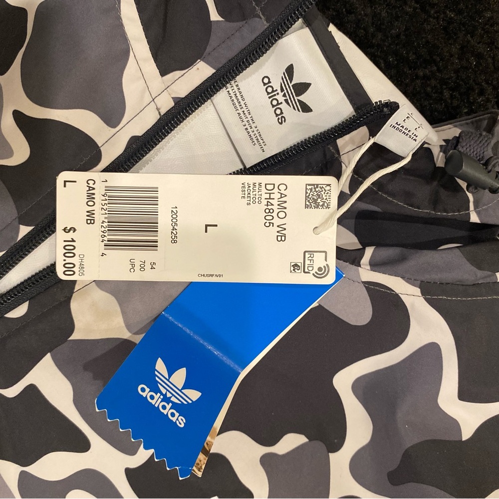 Addidas camo jacket W/hoodie